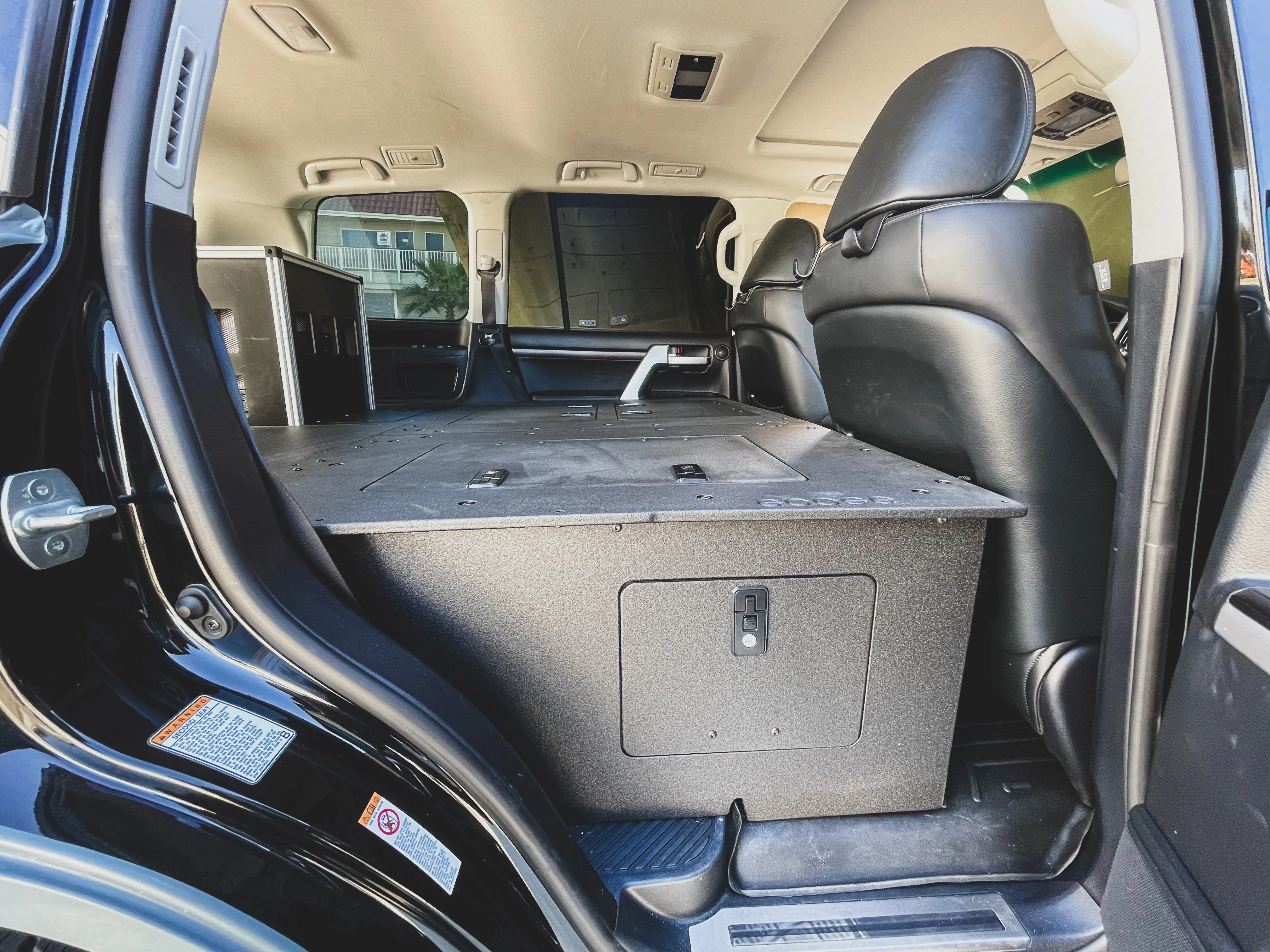 STEALTH SLEEP AND STORAGE PACKAGE FOR THE TOYOTA LAND CRUISER 200 SERIES