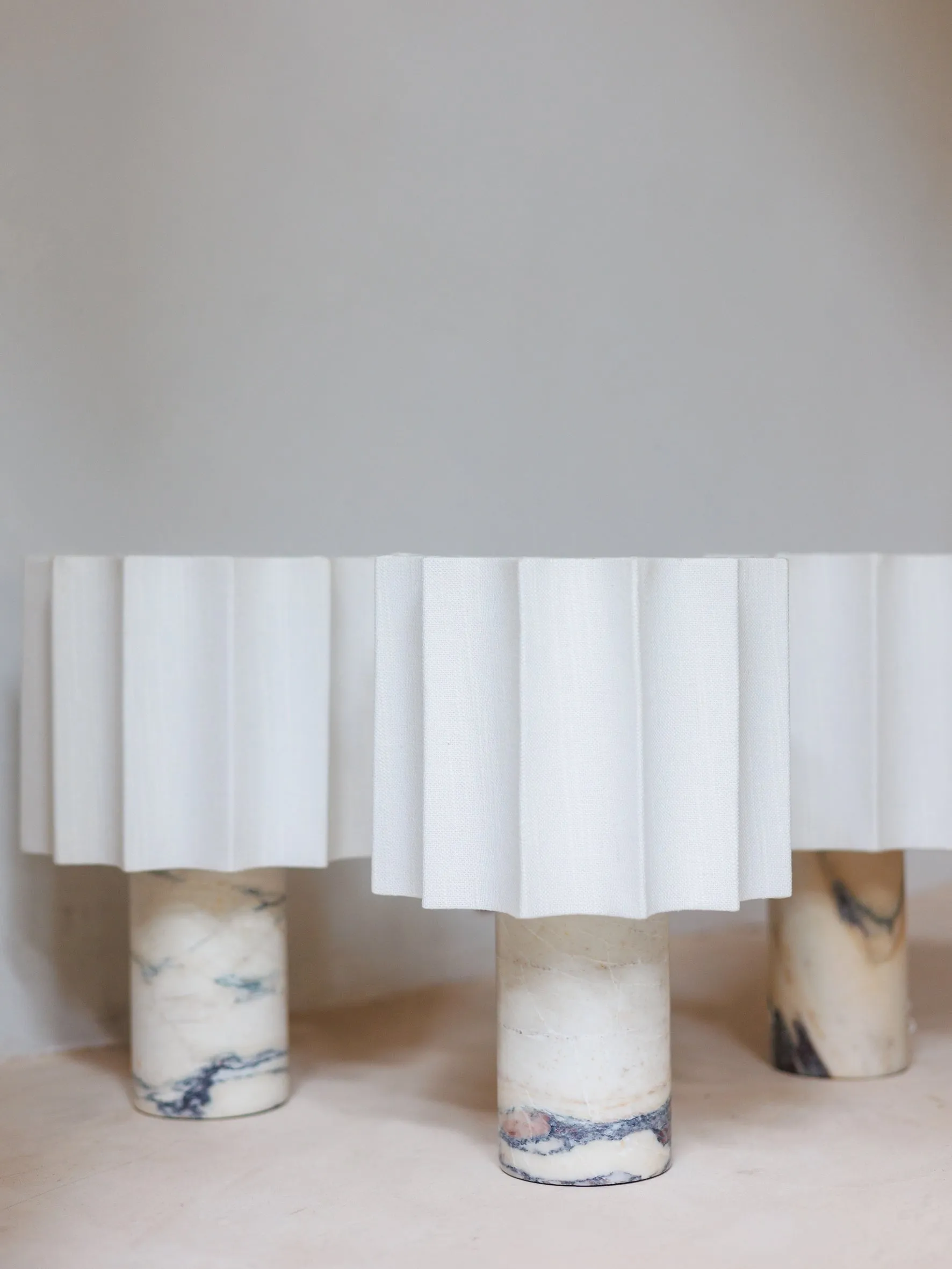 Valli - Viola Calacatta marble and linen rechargeable table lamp